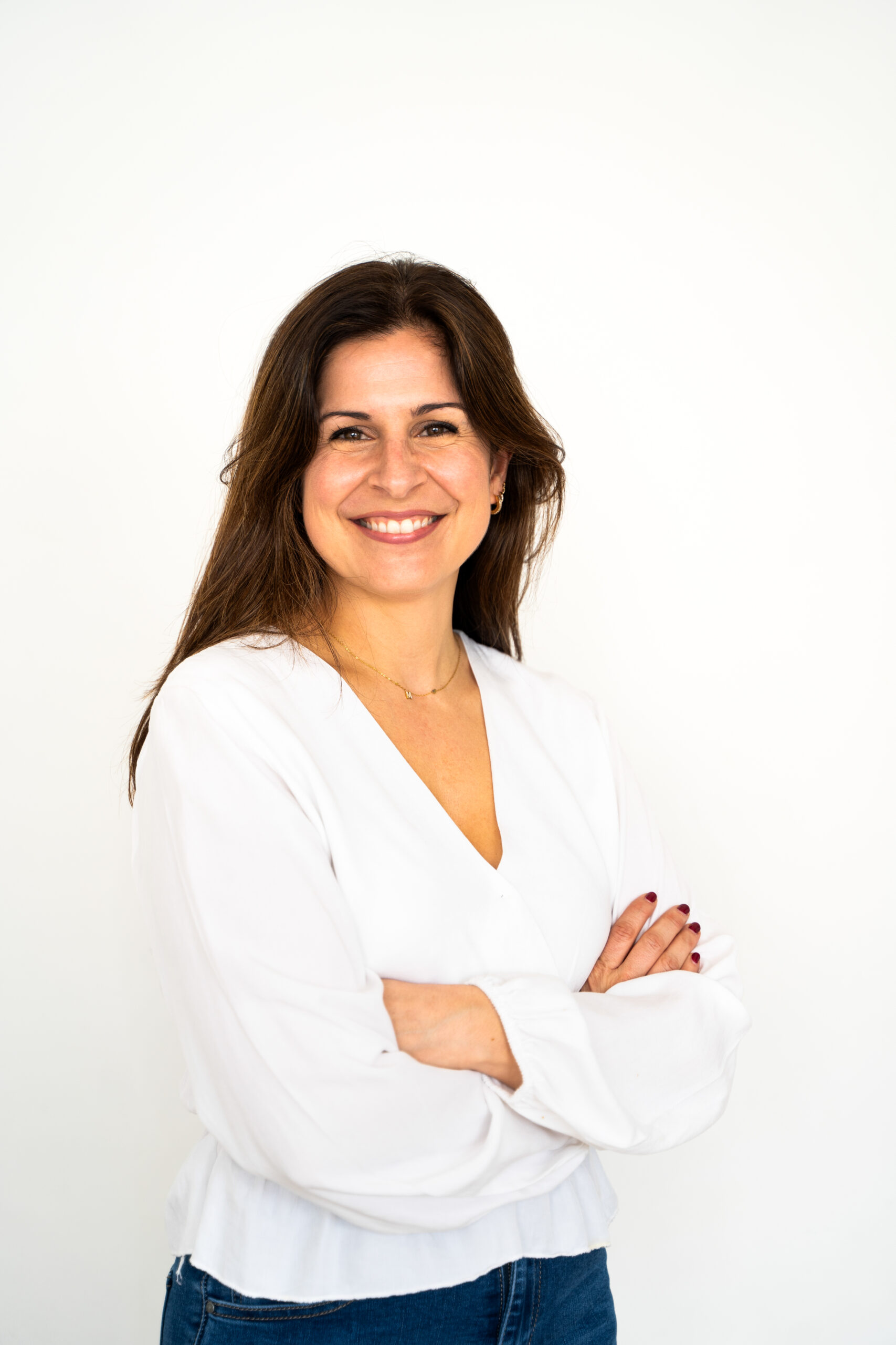 fisioterapeuta realizando tratamiento avanzado a paciente de Majadahonda en Danai Fisioterapia Boadilla del Monte