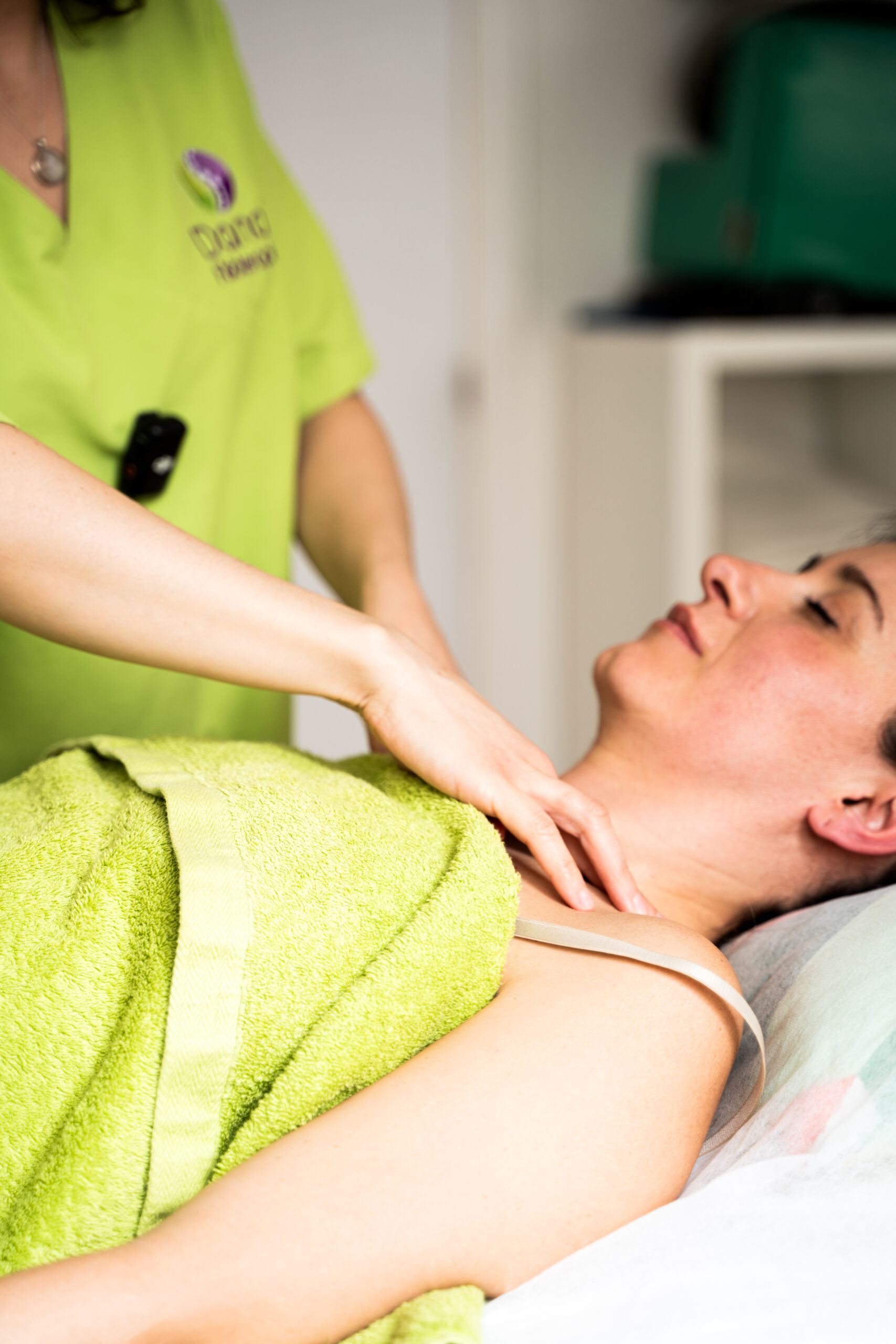 qué hacer si me duele el hombro al levantar el brazo en Danai Fisioterapia